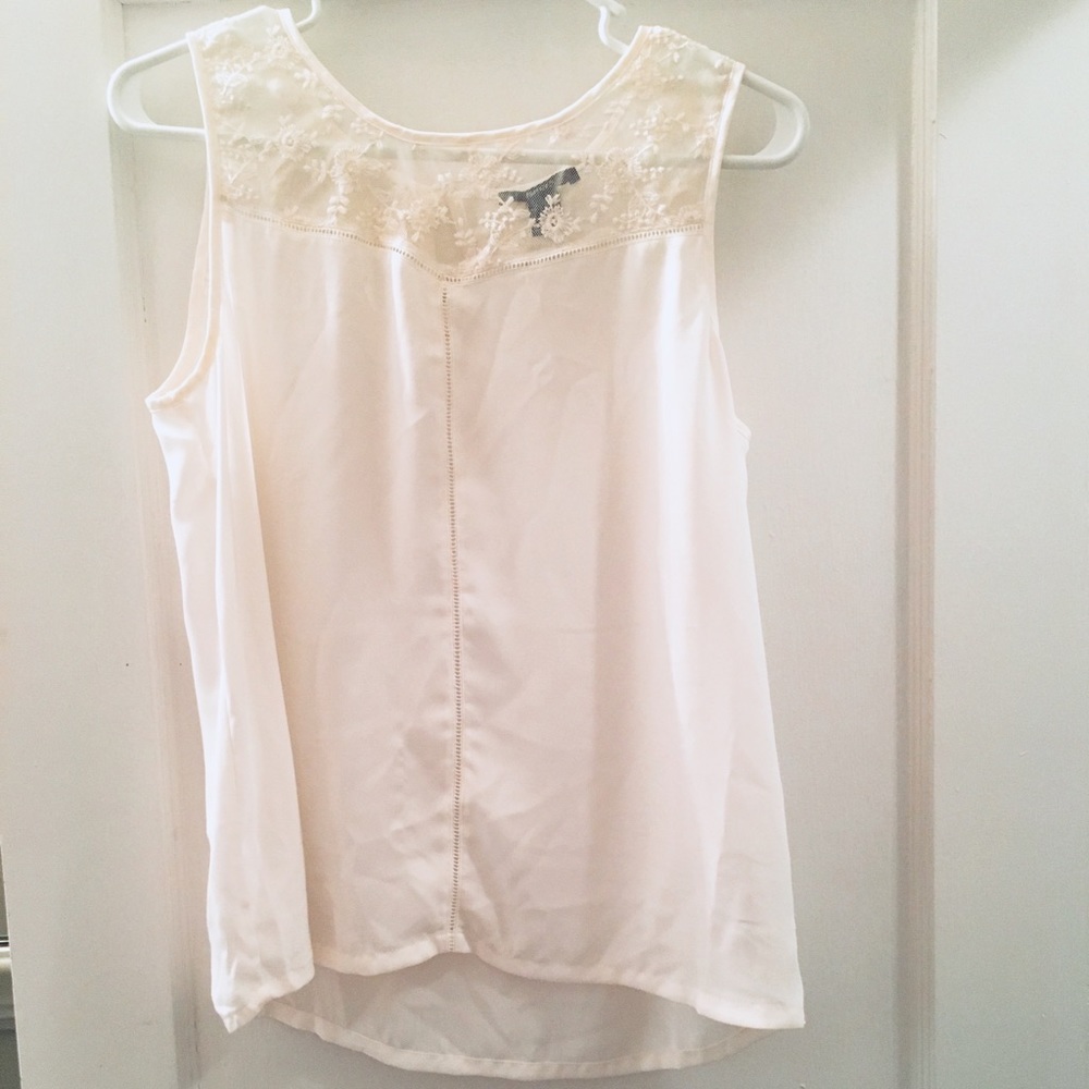 Women’s cream tank top